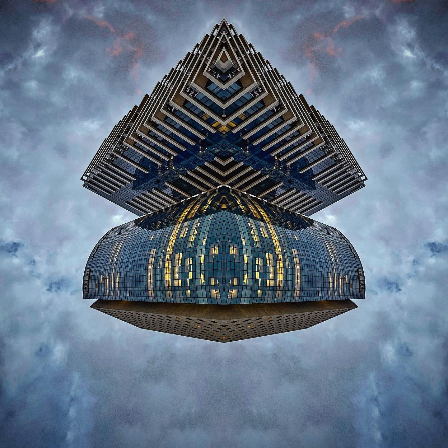 Mirrored geometric building structure